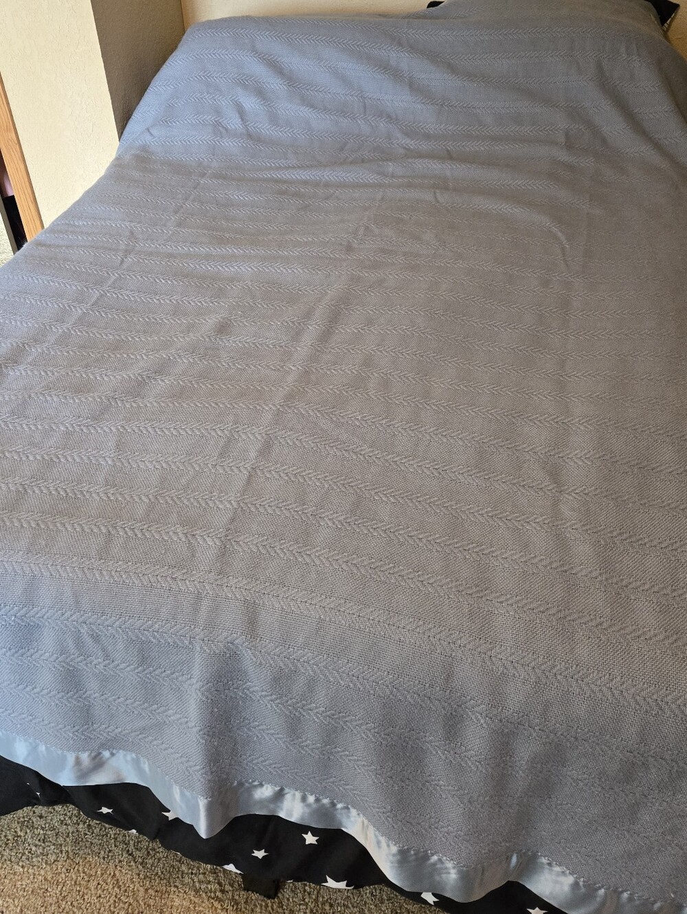 Vtg Faribo Blue Woven Wool Blanket 64x96 Satin Edges USA